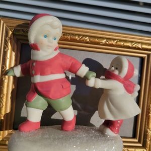 Dept 56 Simple Traditions Holly Lane ~ Kids in Snow ~ Christmas ~ FLAW ~ FINAL !